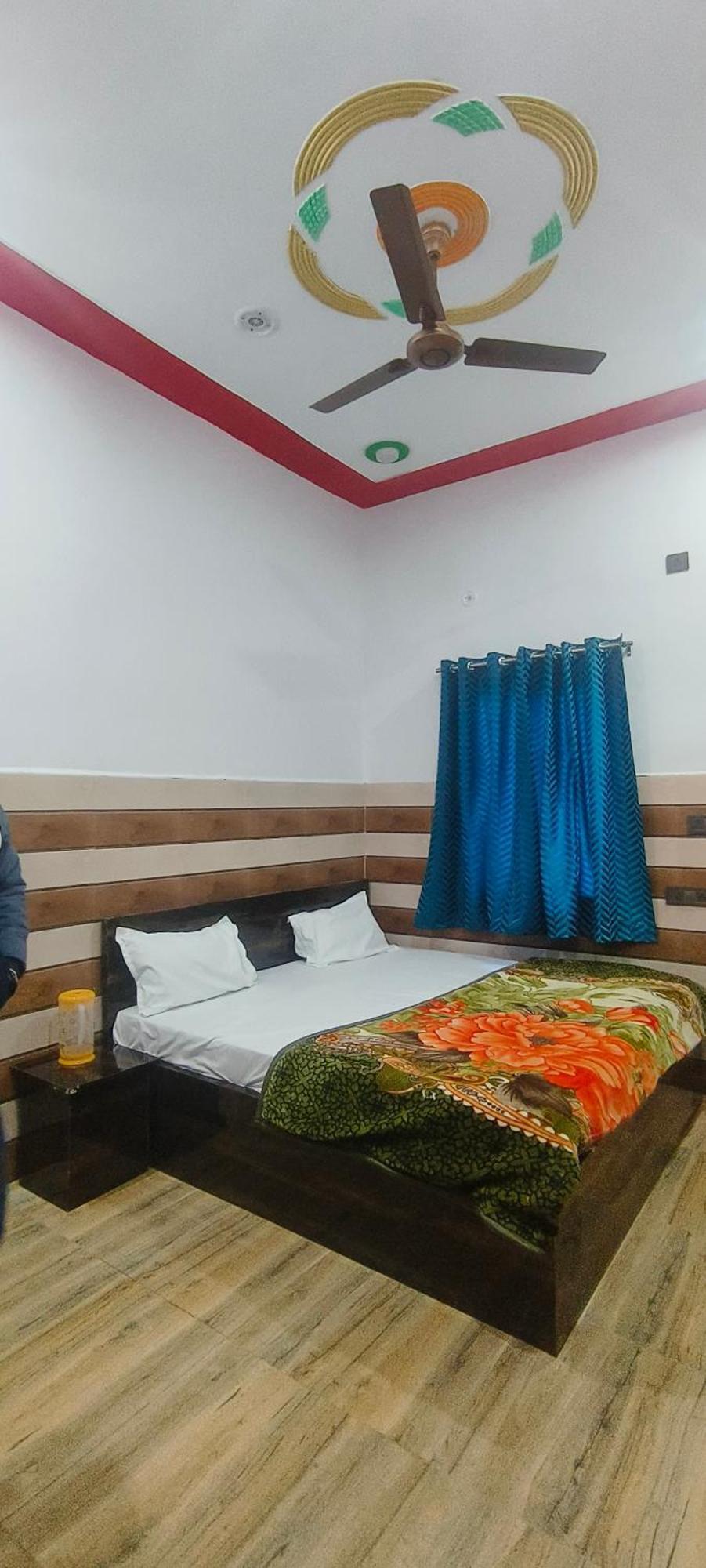 Отель K.D.Dham Near Prem Mandir1 Вриндавана Экстерьер фото