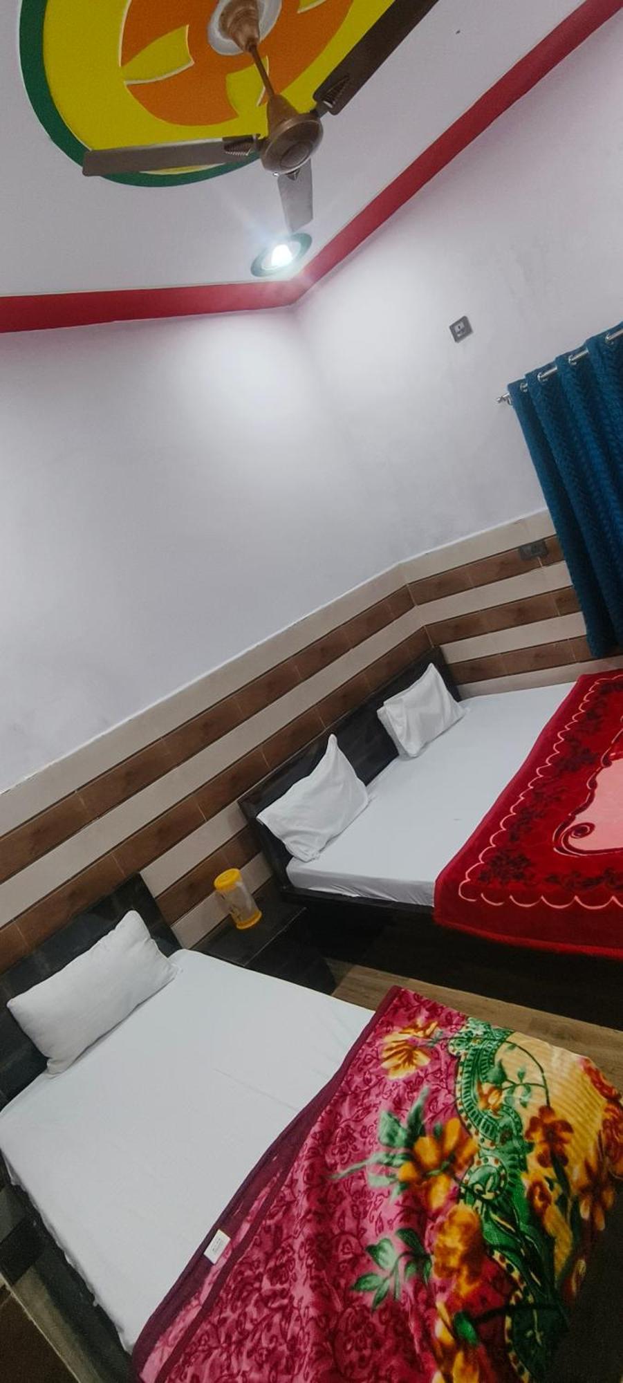 Отель K.D.Dham Near Prem Mandir1 Вриндавана Экстерьер фото